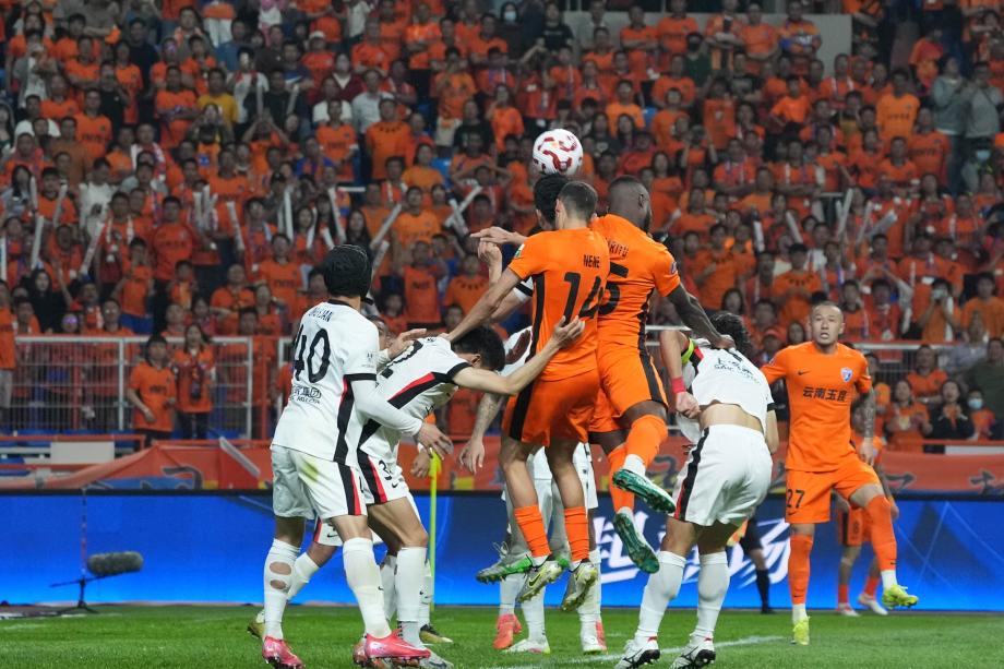 莱昂纳多双响武磊替补助攻 海港3-2战胜玉昆