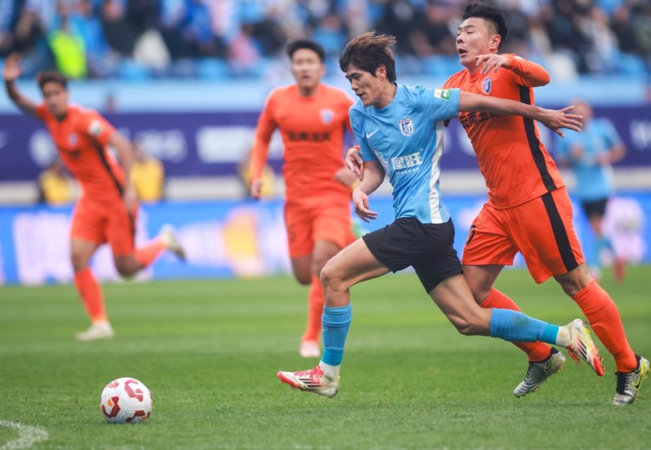 马莱莱破门刘祝润建功 大连英博3-2云南玉昆