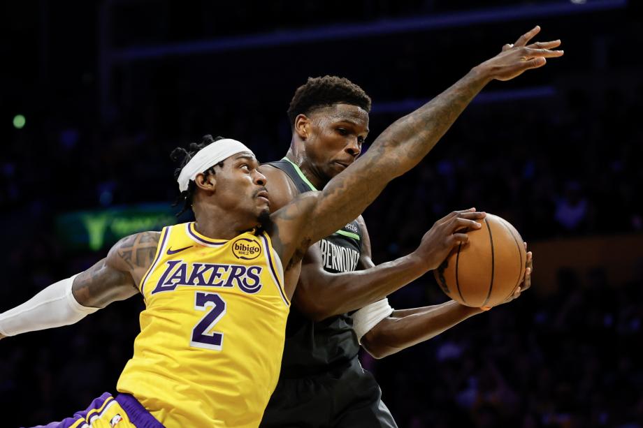 詹姆斯22+7+6 湖人主场不敌森林狼总分1-4出局