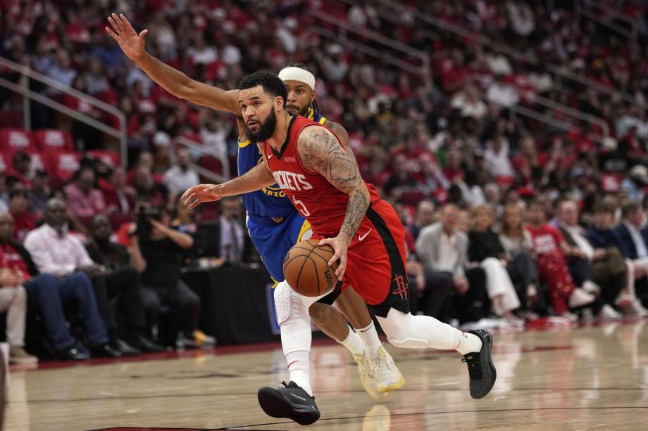 范弗里特26分库里13+7 火箭击败勇士总分2-3