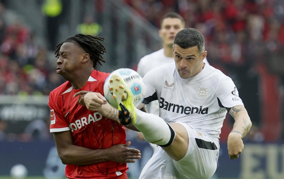 勒沃库森2-2平送拜仁提前夺冠 凯恩迎生涯首冠