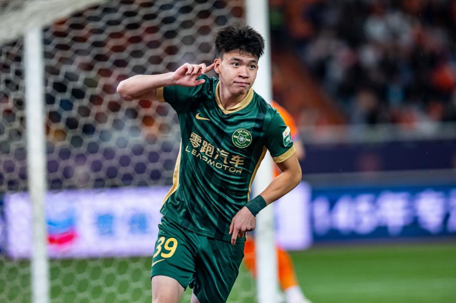 中超-卡扎伊什维利戴帽王钰栋双响 泰山4-2浙江