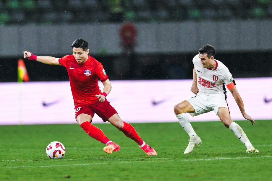 中超-韦世豪传射杨明洋破门 成都蓉城4-0梅州客家