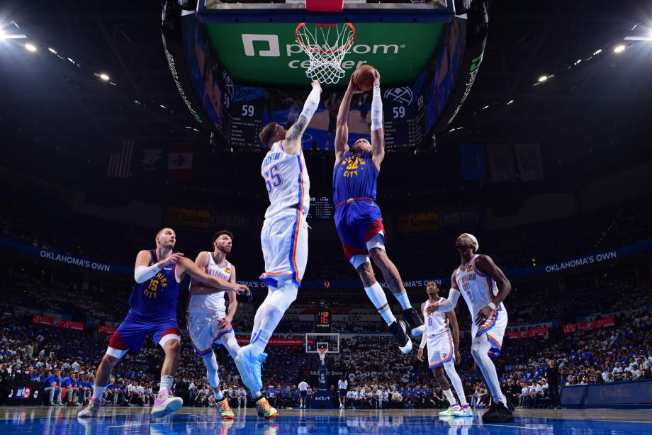 约基奇空砍44+15亚历山大31分 雷霆险胜掘金