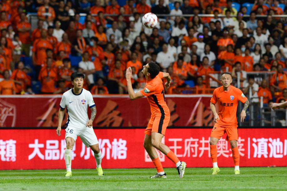 约尼查破门叶楚贵进球 云南玉昆胜梅州客家