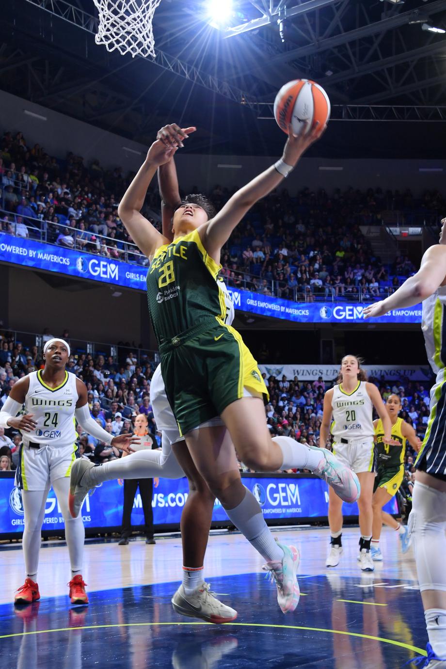 WNBA：李月汝2篮板1助攻 风暴客场力克飞翼