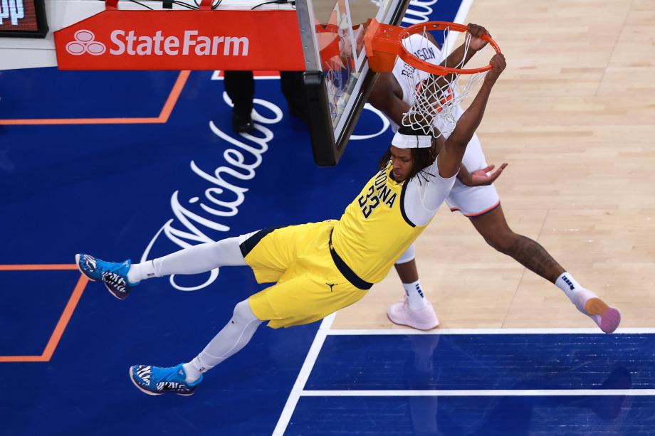 西亚卡姆39分 步行者再胜尼克斯总比分2-0领先