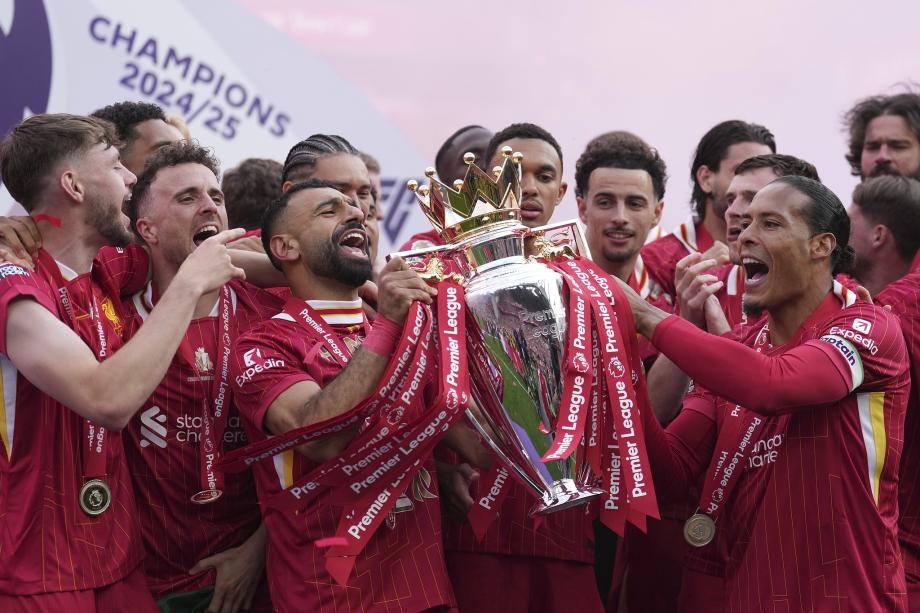 英超-萨拉赫破门 十人利物浦1-1水晶宫联赛夺冠