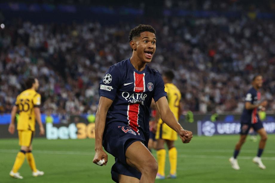 19岁杜埃2射1传 巴黎5-0国米首度加冕欧冠冠军