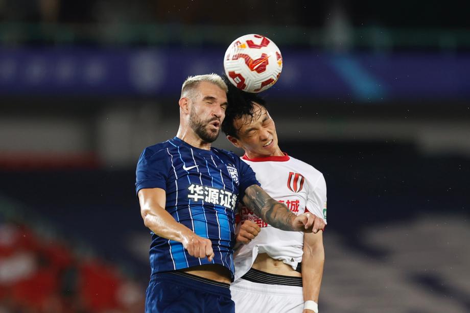 韦世豪点射图多列破门 成都蓉城2-2武汉三镇