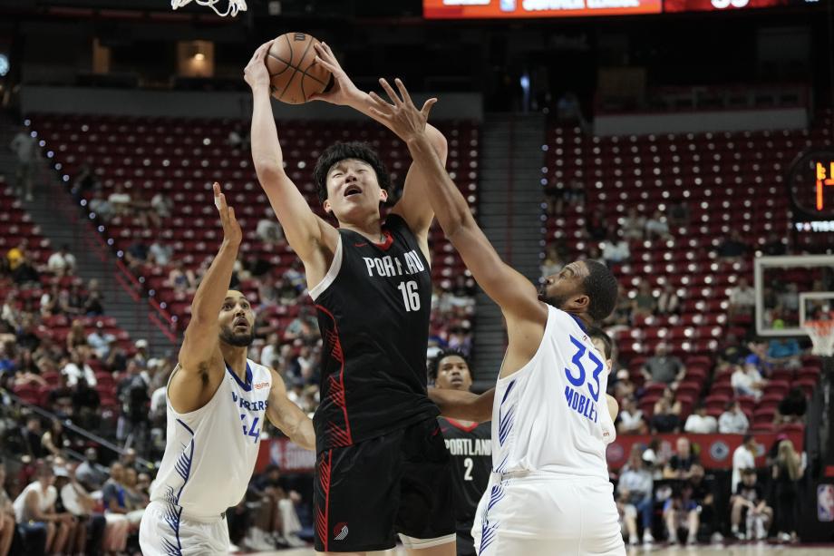 杨瀚森10分4板5助1断3帽 开拓者大胜勇士