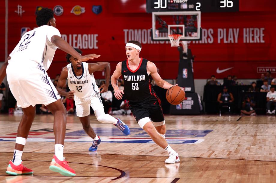 杨瀚森夏联新高15分 开拓者93-87力克鹈鹕