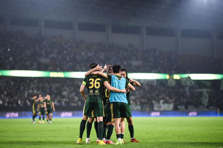 米特里策梅开二度 浙江队主场战胜云南玉昆