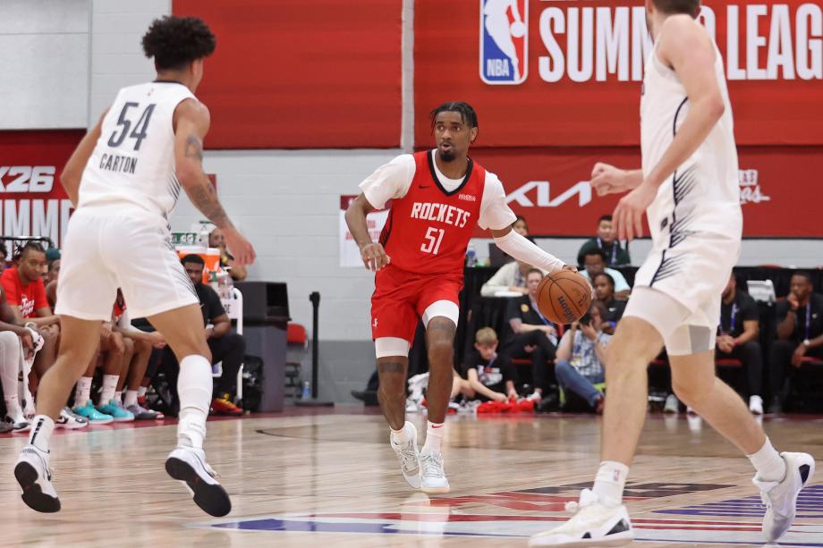 杨瀚森8分8板5助3帽表现全面 开拓者大胜火箭