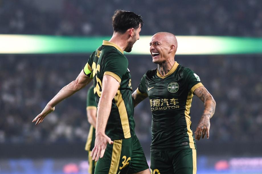 米特里策梅开二度 浙江队主场战胜云南玉昆