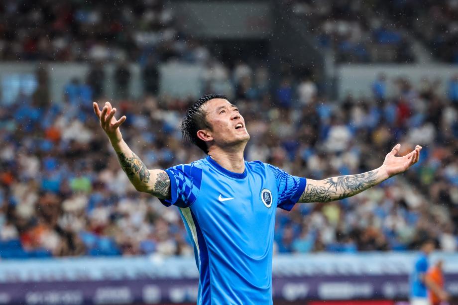 中超-韦斯利帽子戏法 深圳新鹏城4-0青岛海牛