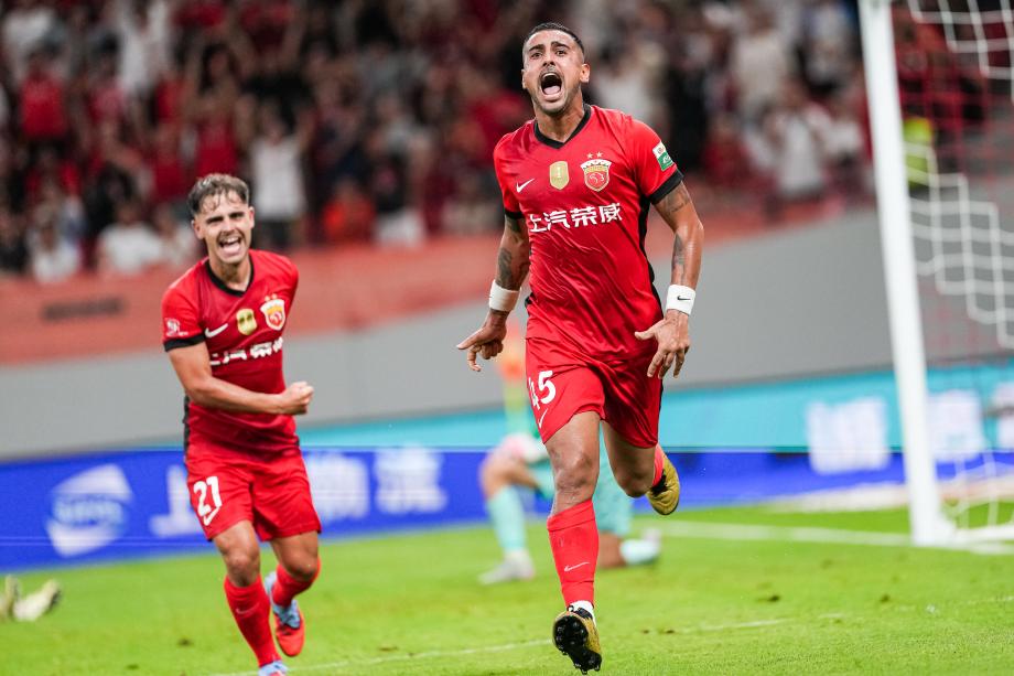 莱昂纳多进球 上海海港主场战平青岛西海岸