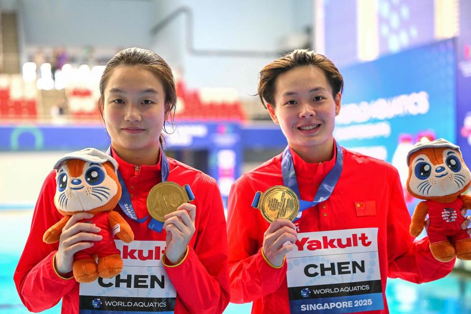 [图]跳水第6金！陈艺文/陈佳女子双人3米跳板夺冠