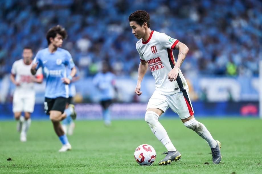 费利佩进球甘超破门 成都蓉城战胜大连英博