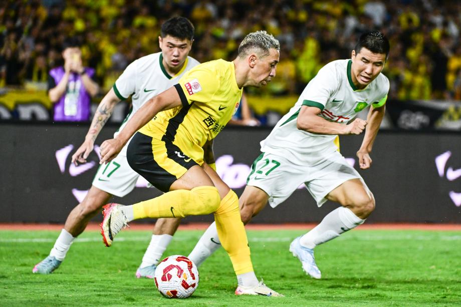 法比奥两球林良铭建功 北京国安3-1青岛西海岸