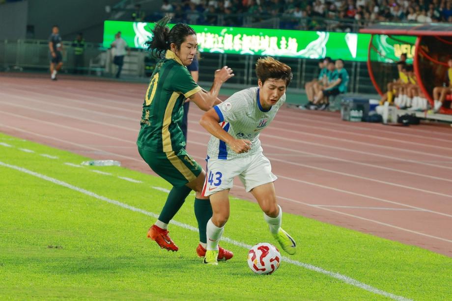 中超-路易斯中框卢卡斯失良机 申花0-0浙江3轮不胜