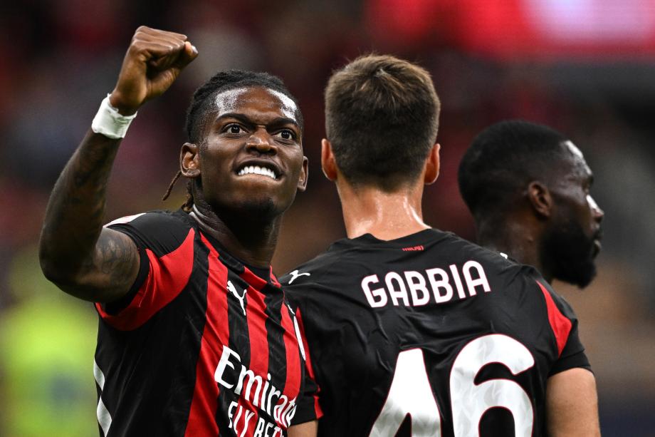 意杯-莱奥普利西奇破门魔笛首秀 米兰2-0巴里