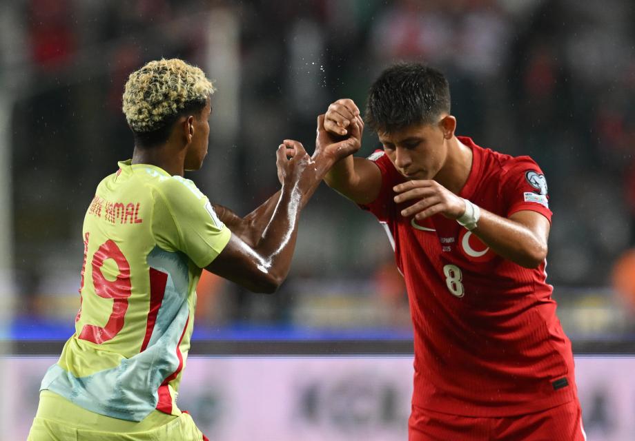 [图]世预赛-梅里诺帽子戏法 西班牙6-0土耳其两连胜配资头条官网