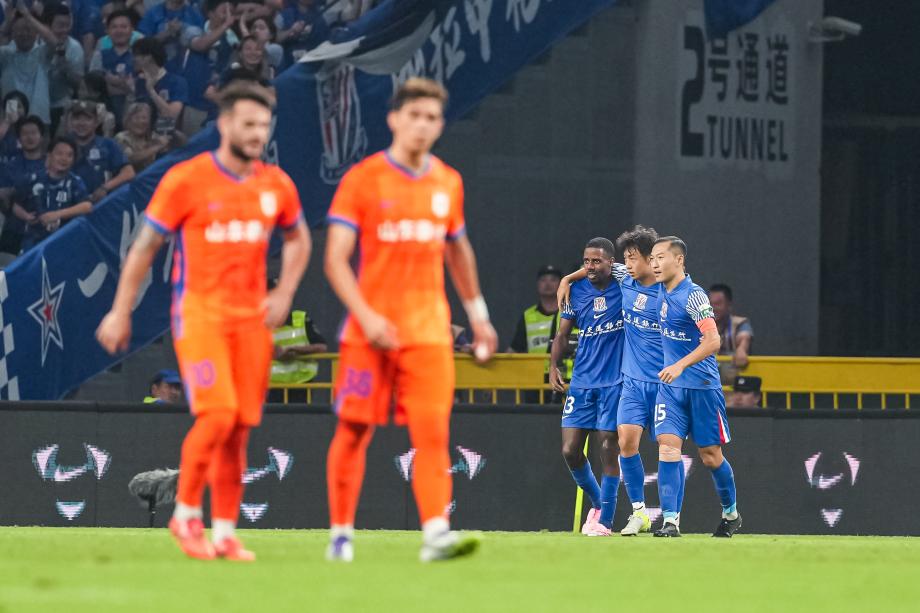 卡扎伊什维利帽子戏法 泰山客场战平申花