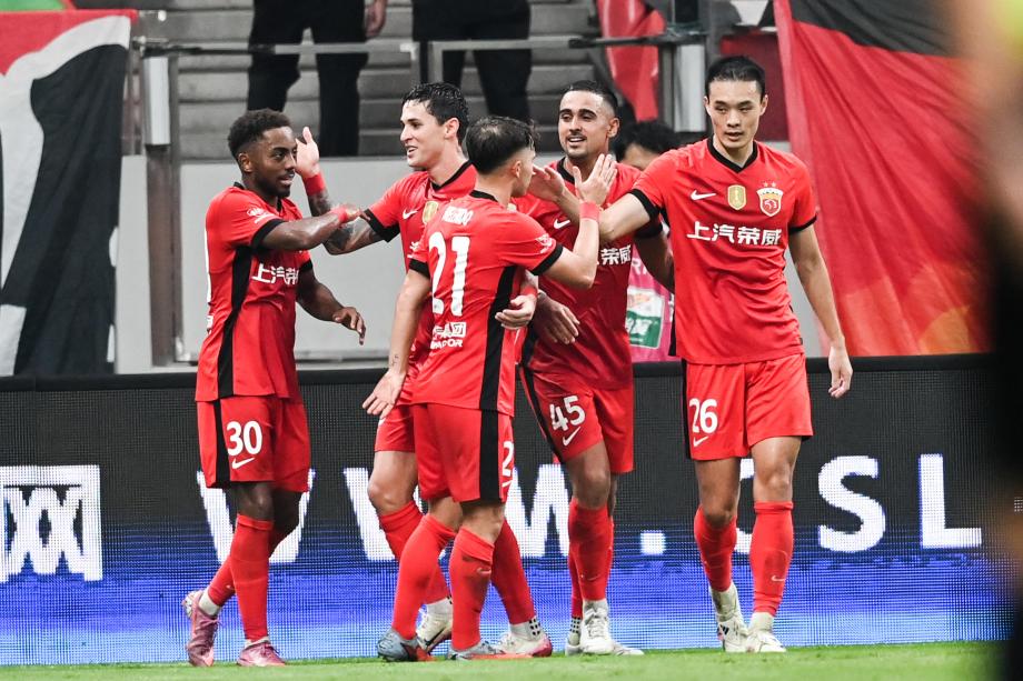 刘若钒梅开二度 上海海港主场战胜云南玉昆