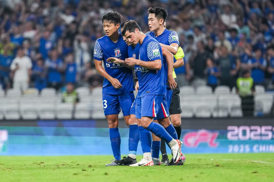 卡扎伊什维利帽子戏法 泰山客场战平申花