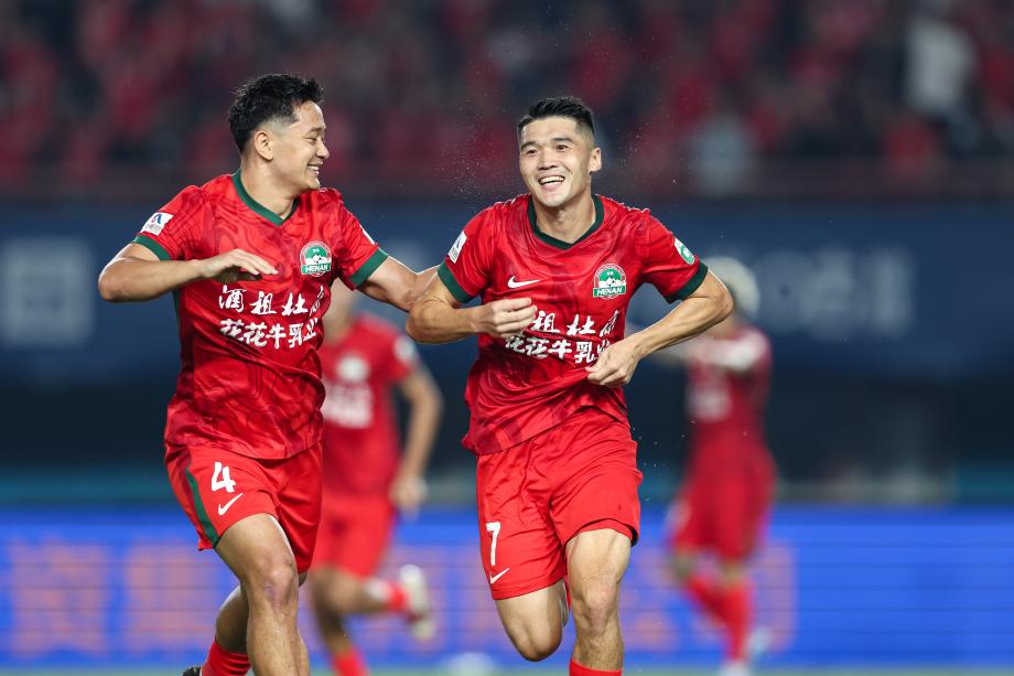 [图]钟义浩进球卡多索破门 河南完胜北京国安体育集锦