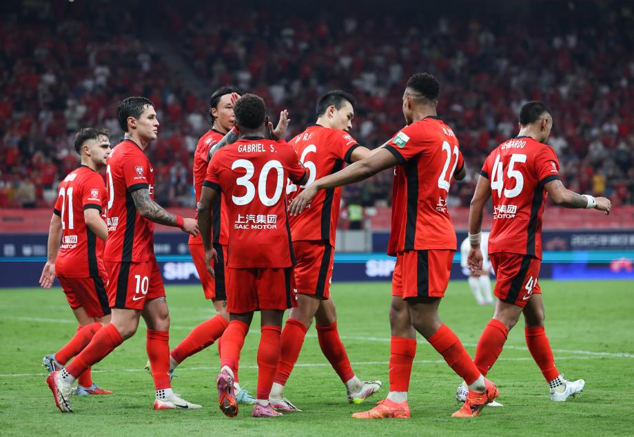 刘若钒梅开二度 上海海港主场战胜云南玉昆