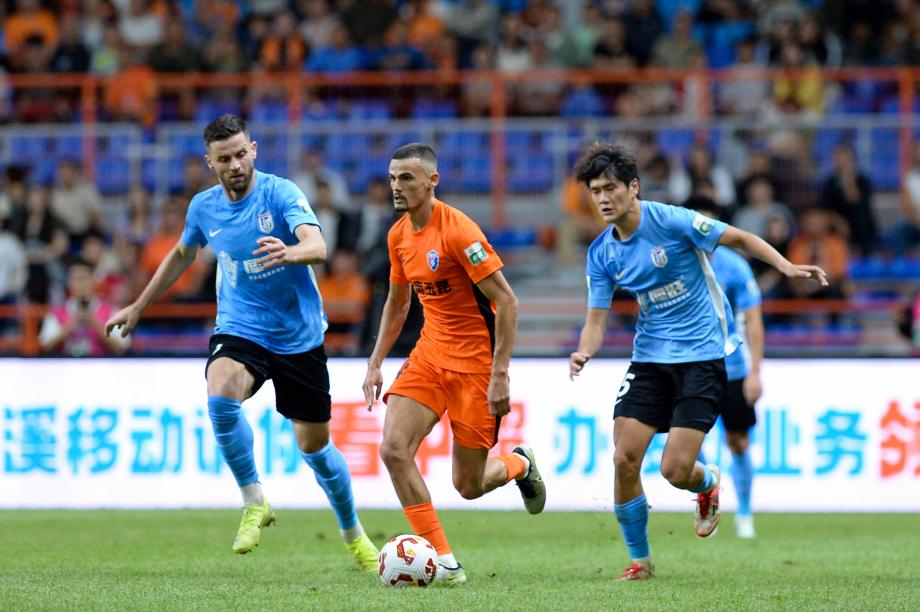 佩尼亚进球奥斯卡扳平比分 玉昆主场平英博