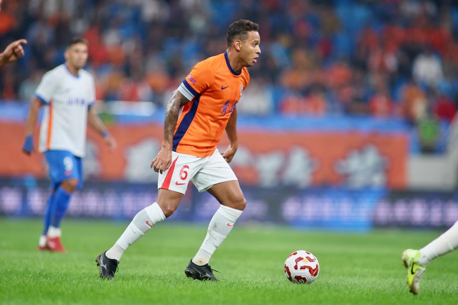 奥古斯托补时破门 青岛海牛主场平山东泰山