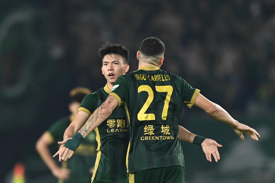 卡列洛梅开二度 浙江队主场战平成都蓉城