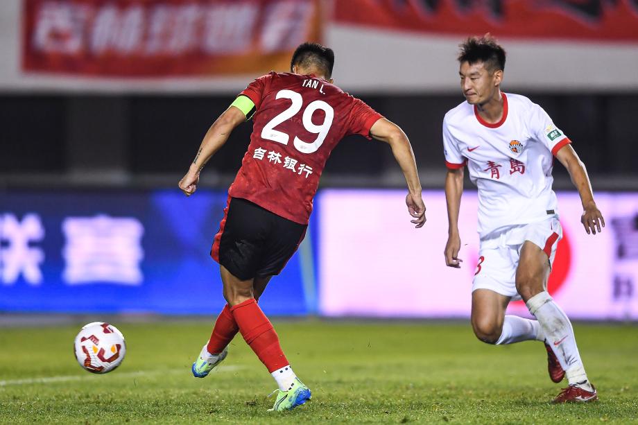 补时打入两球 长春亚泰主场战平青岛海牛