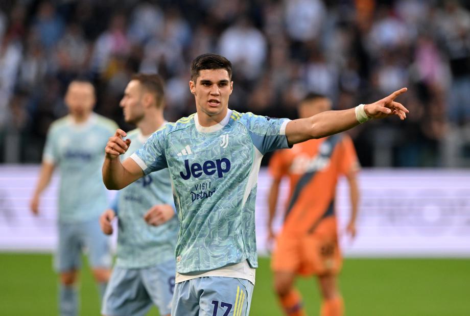 卡巴尔替补救主 尤文图斯1-1平十人亚特兰大