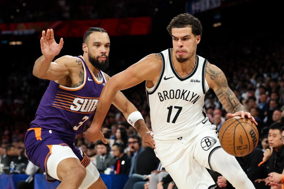 NBA季前赛：篮网险胜太阳 曾凡博未出场