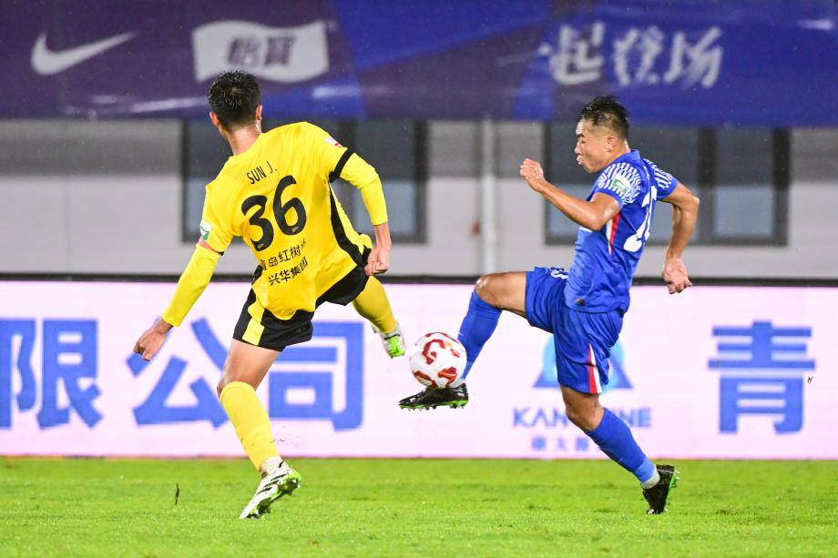 于汉超破门 上海申花2-1逆转青岛西海岸