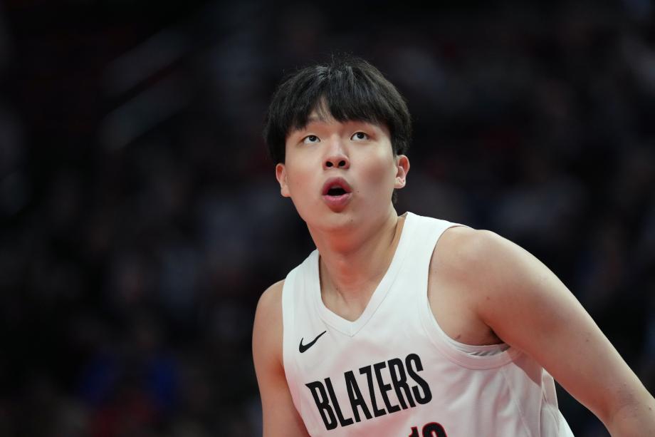 常规赛首胜！杨瀚森暴扣+火锅 开拓者击败勇士