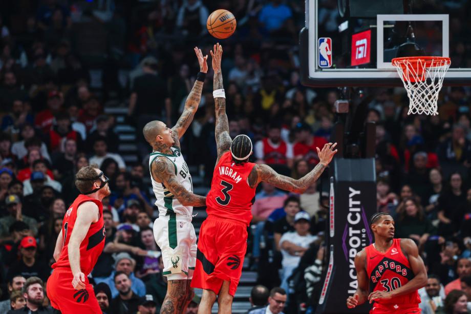 字母哥31+20+7 雄鹿力擒猛龙两连胜