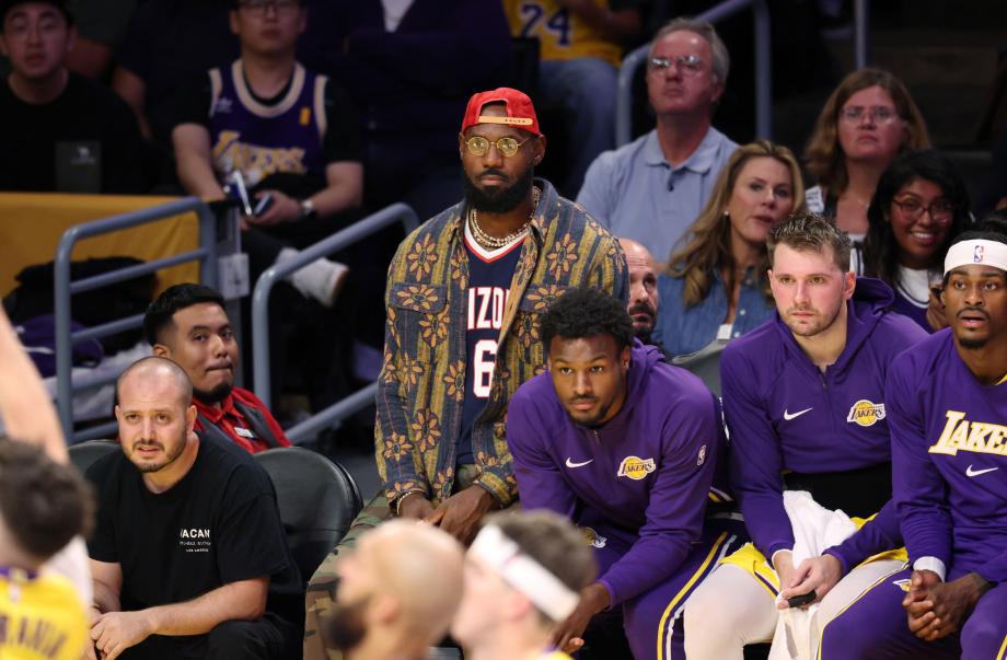 东契奇狂砍49+11+8 湖人擒森林狼新赛季首胜