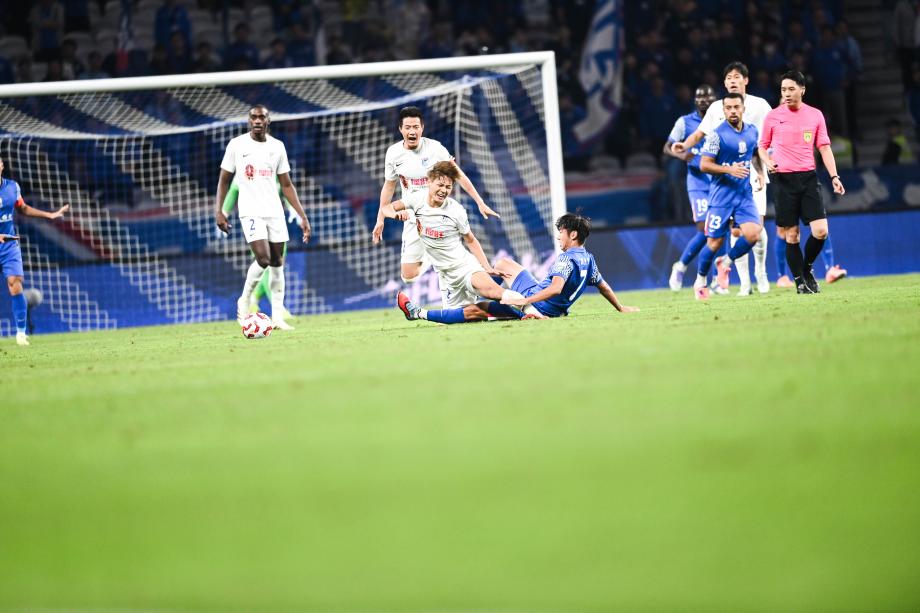 吴曦进球路易斯破门 上海申花战平大连英博