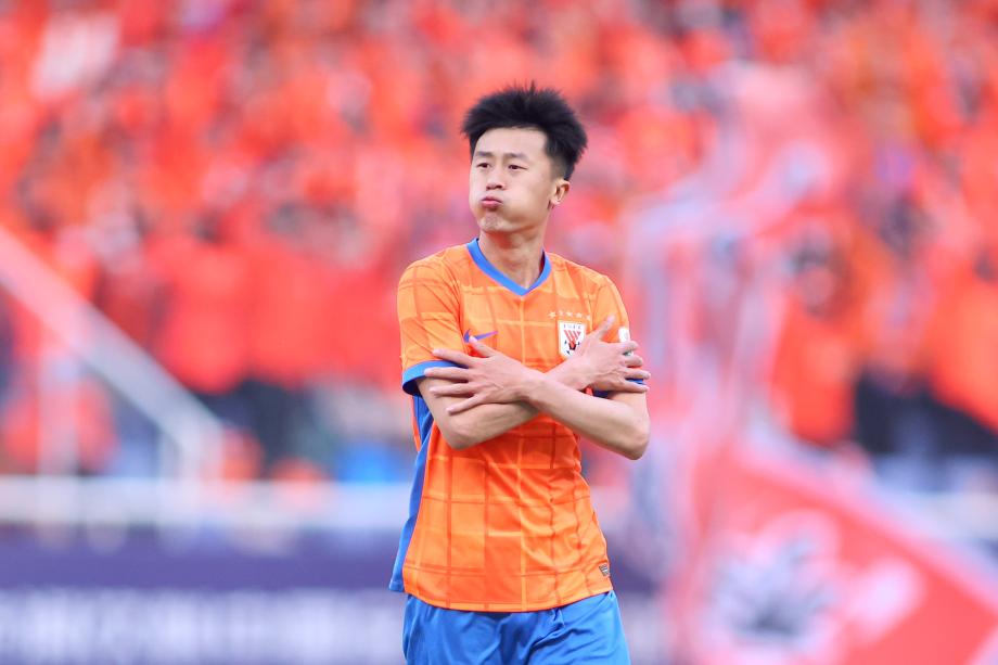 卡扎伊什维利梅开二度 山东泰山战胜上海海港