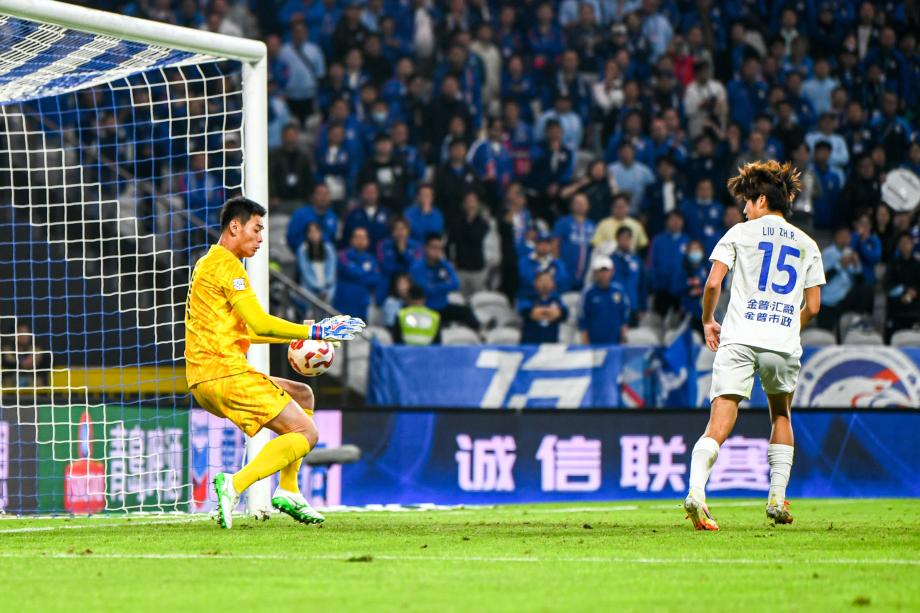 吴曦进球路易斯破门 上海申花战平大连英博