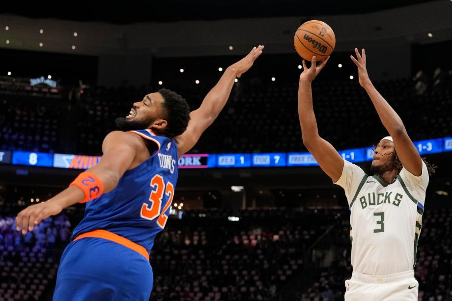 字母哥37+8+7布伦森空砍36分 雄鹿胜尼克斯