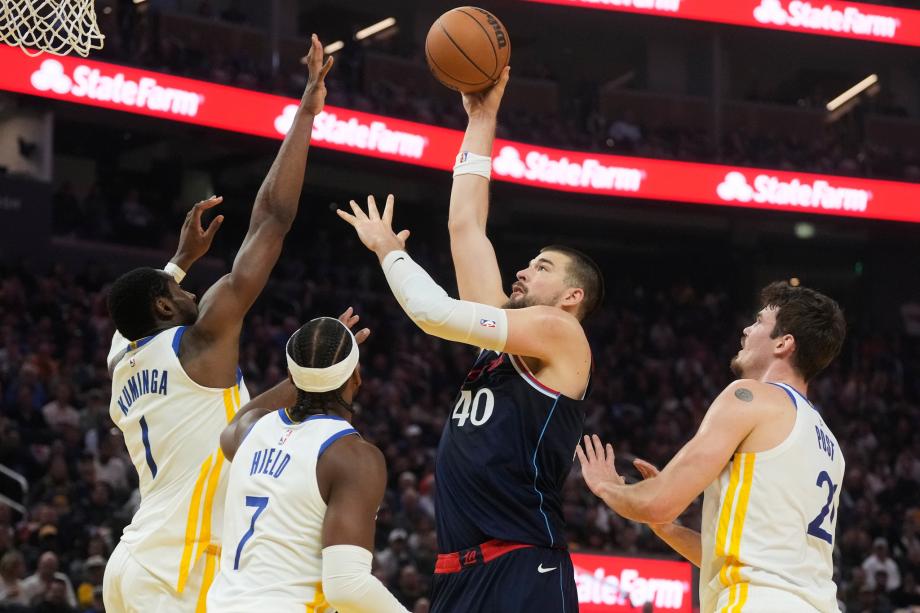 库里19+8哈登20+4 勇士主场击沉快船迎连胜