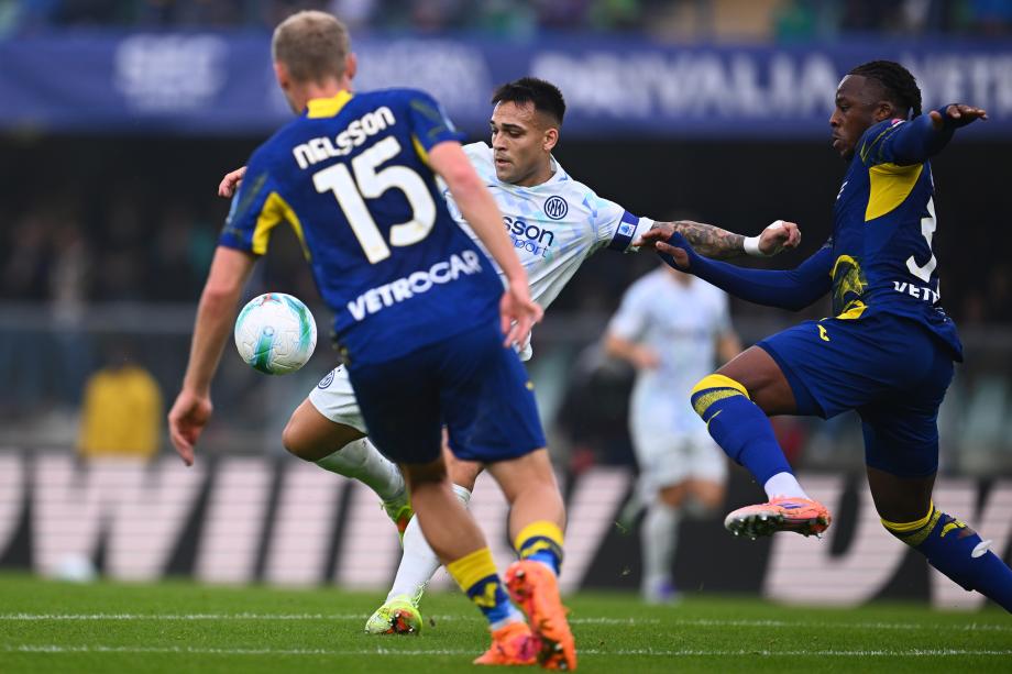 巴雷拉造乌龙泽林斯基破门 国米2-1维罗纳