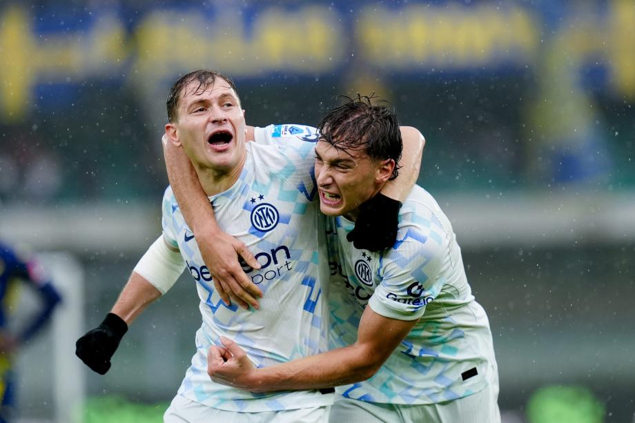 巴雷拉造乌龙泽林斯基破门 国米2-1维罗纳