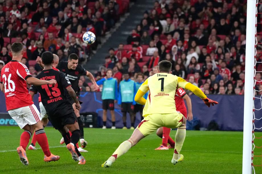 希克制胜球奥塔门迪中框 本菲卡0-1勒沃库森